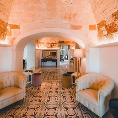 Rosa Antico Dimora Storica Hotel 4*