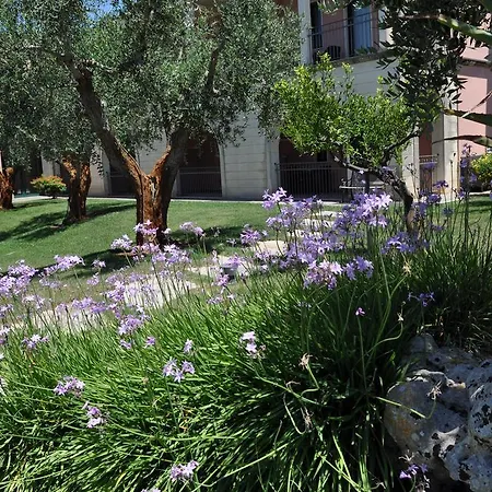 Rosa Antico Dimora Storica Hotel 4*