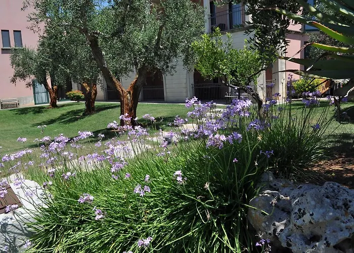 Rosa Antico Dimora Storica Hotel 4*